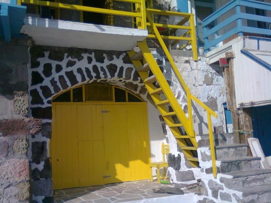 The Yellow Boat House Klima  Exterior foto